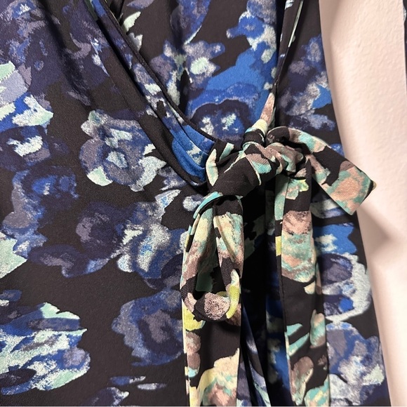 BCBGmaxazria Adele Navy Blue Floral Multicolor Wrap Dress Deep V-Neck Size Small - Picture 9 of 15